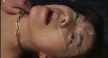 50 sắc thái sex Chị gái fucked trên chiếc ghế dài. sex đồng tính